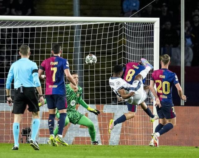 开云官网-巴萨一大弱点被国际米兰捅穿，如此防守能走多远？