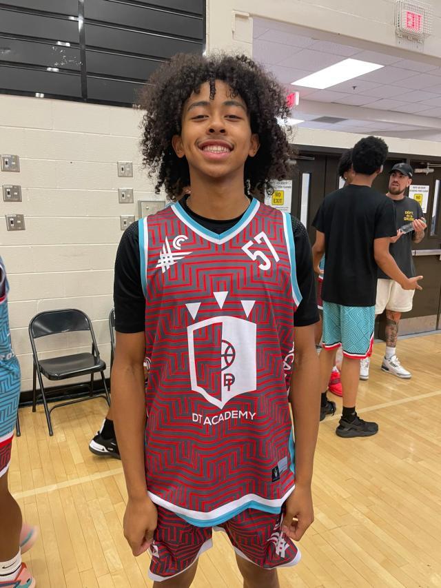 开云-男篮归化新选择！16岁混血新星愿入籍：父亲中国人